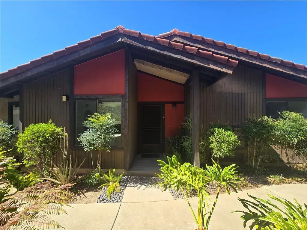 181 S Hollenbeck Avenue, Covina