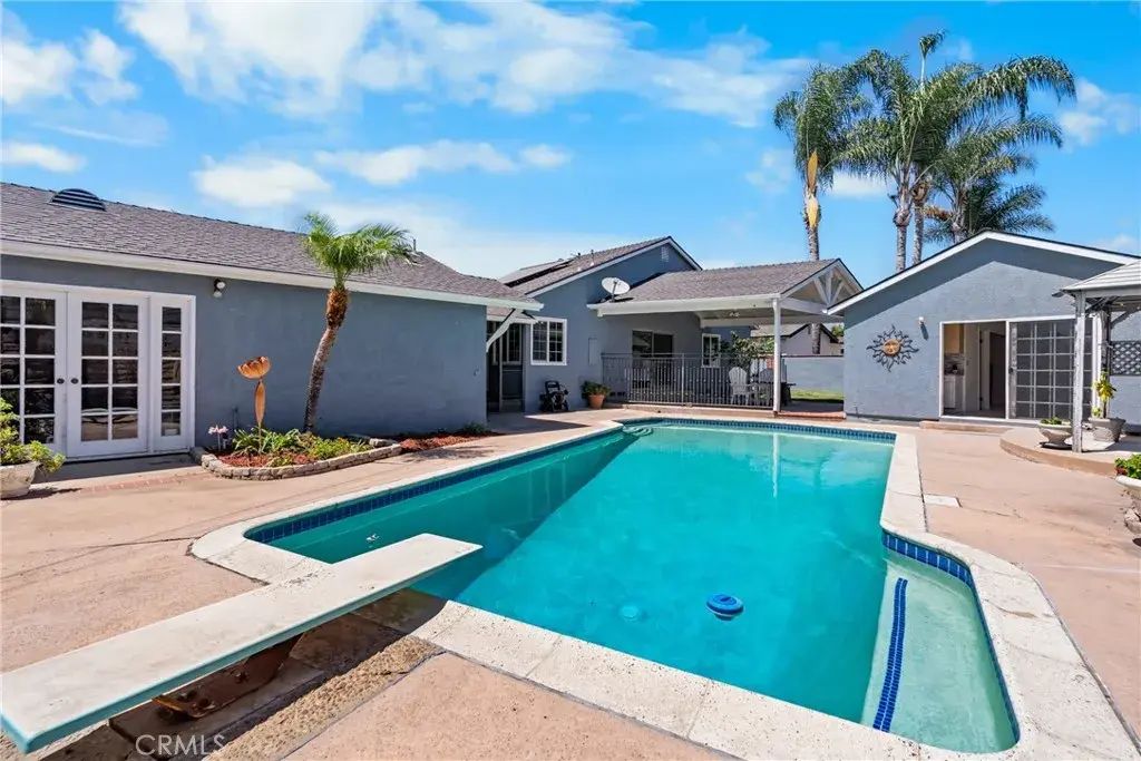 9612 La Reina, Downey