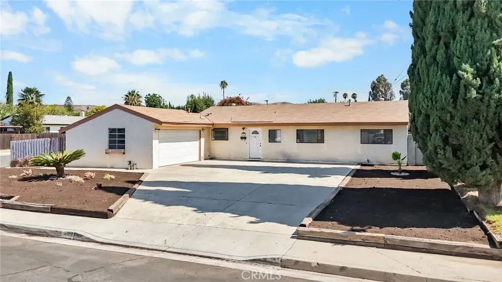 1433 Graham, Simi Valley