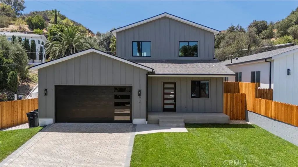 8734 Apperson Street, Sunland