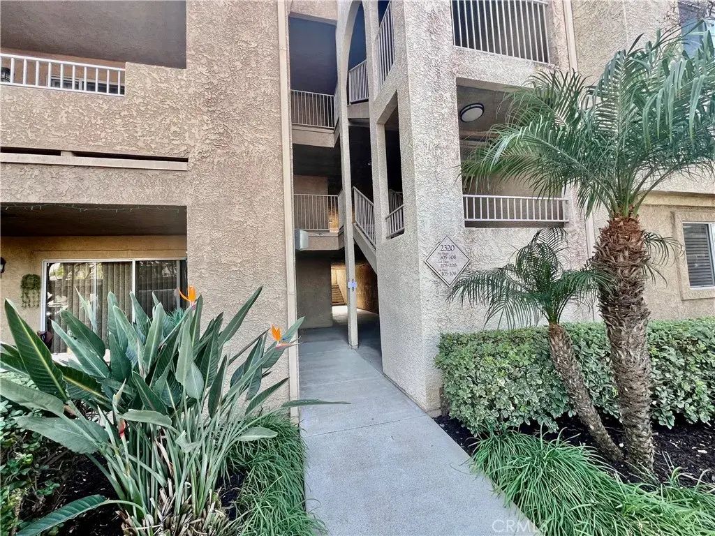 2320 Del Mar, Corona