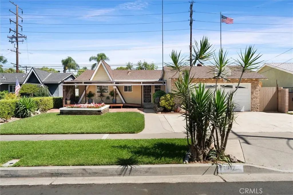 1917 W Flora St, Santa Ana