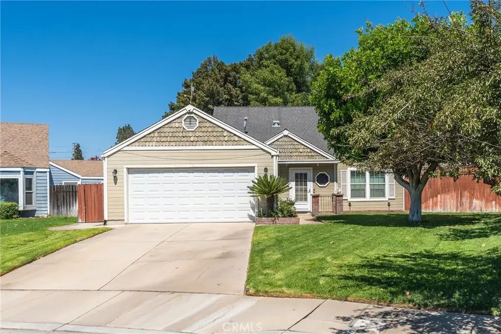 940 Torrey Pine, Colton