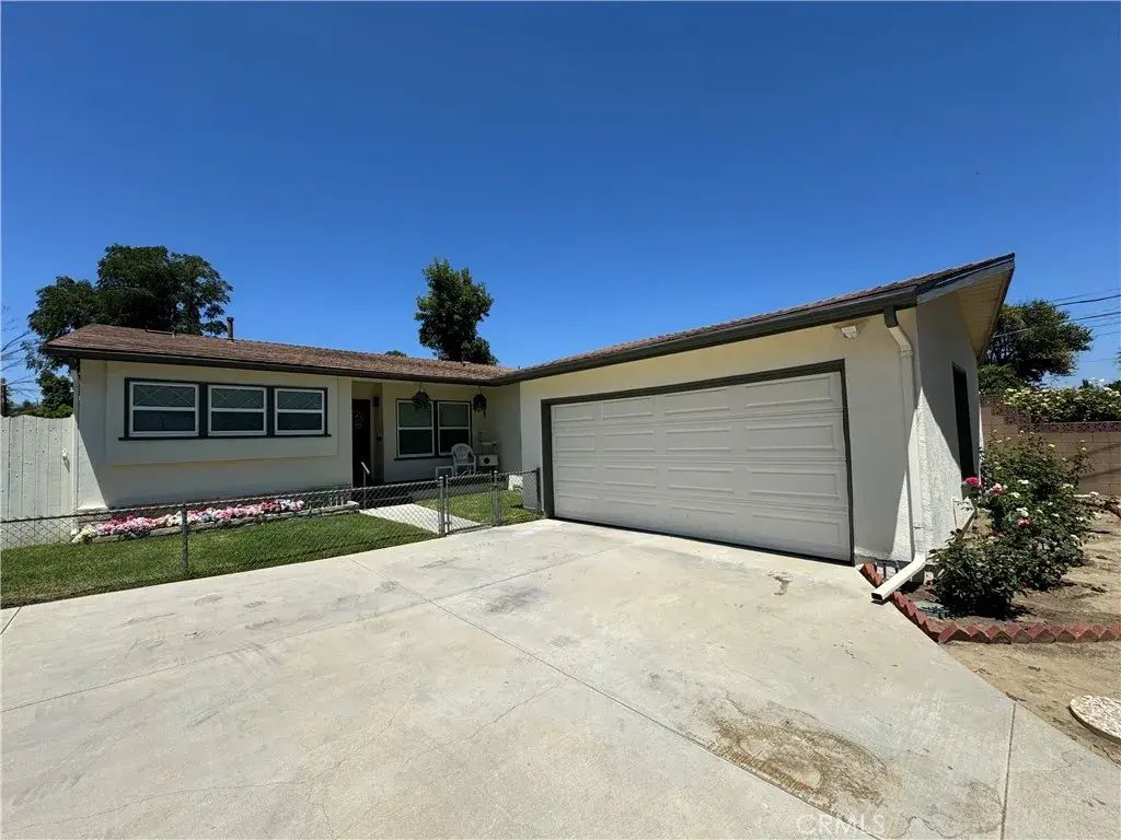7425 Sylvia, Reseda
