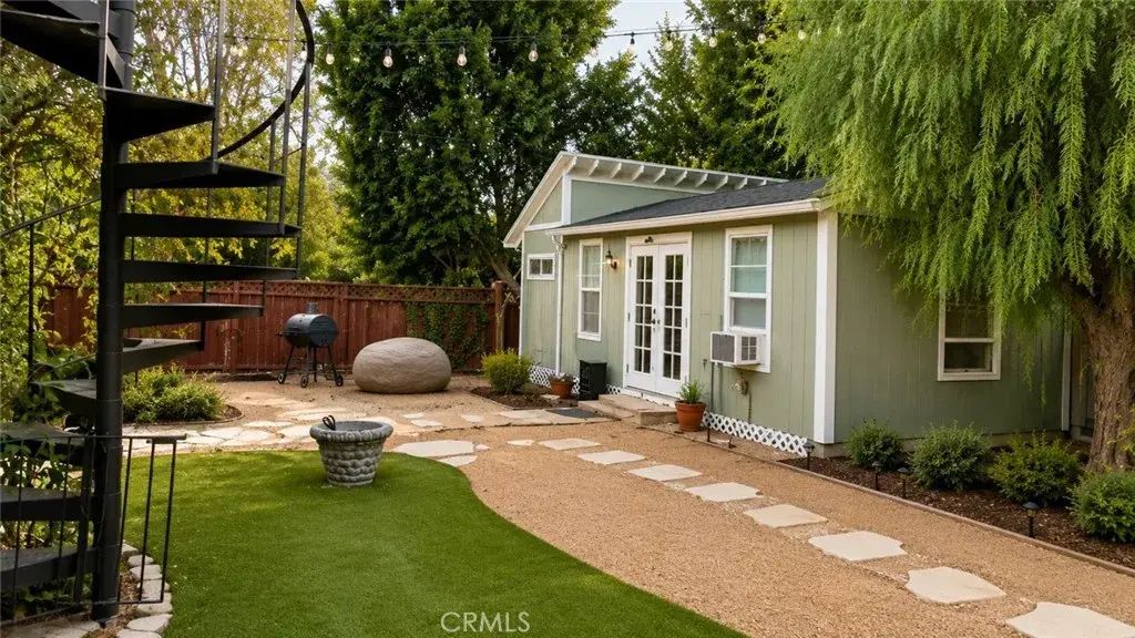 9317 Thompson, Chatsworth