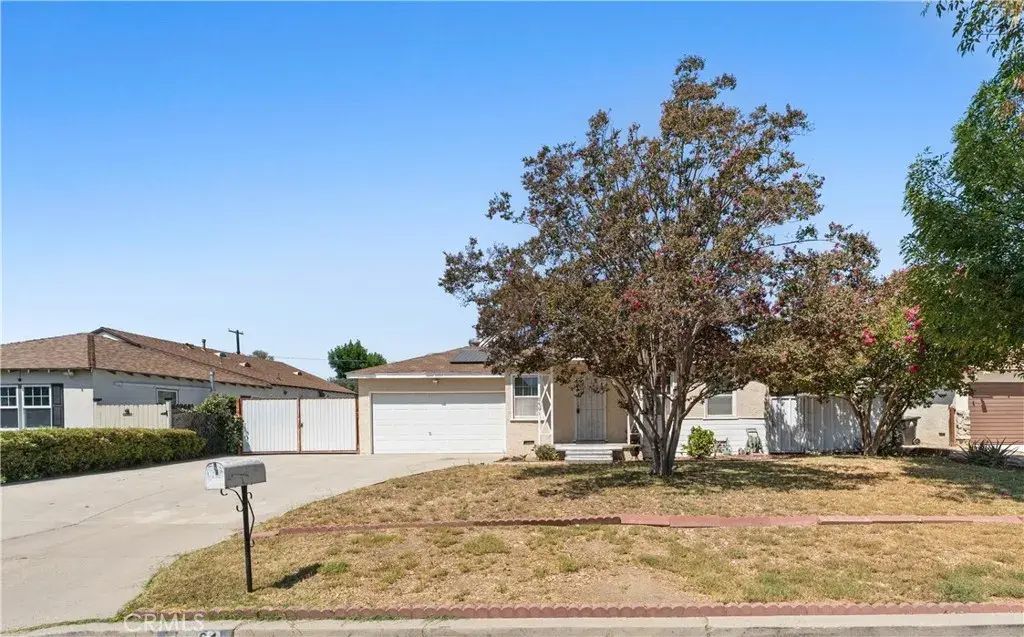 8461 Hatillo Avenue, Winnetka