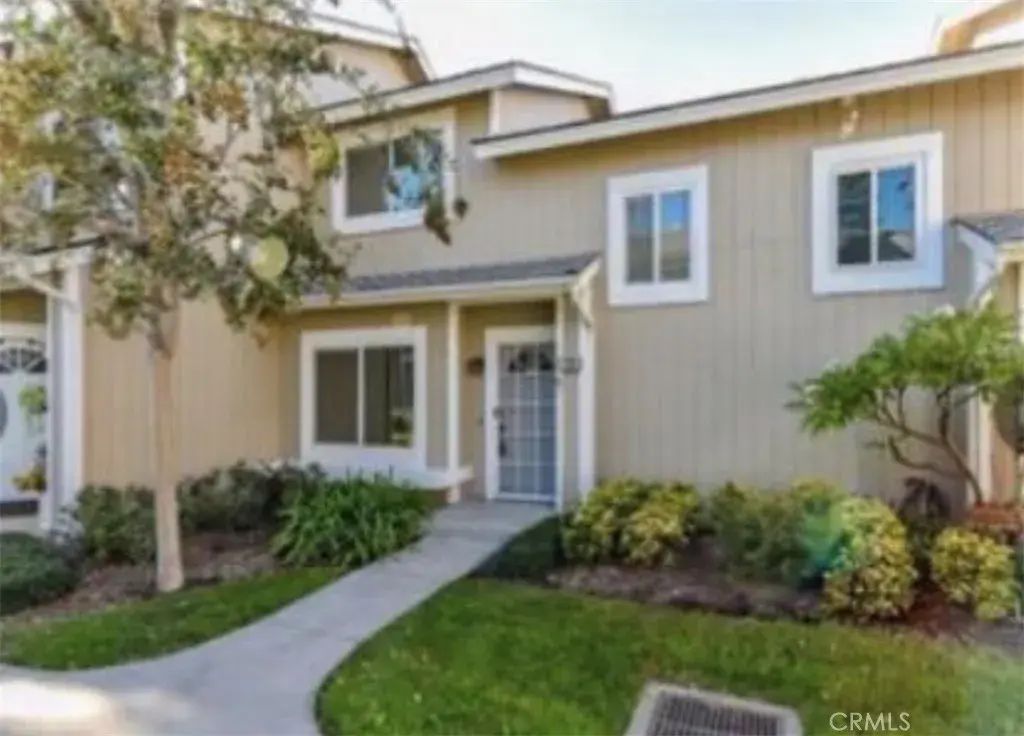 28 Monroe, Irvine