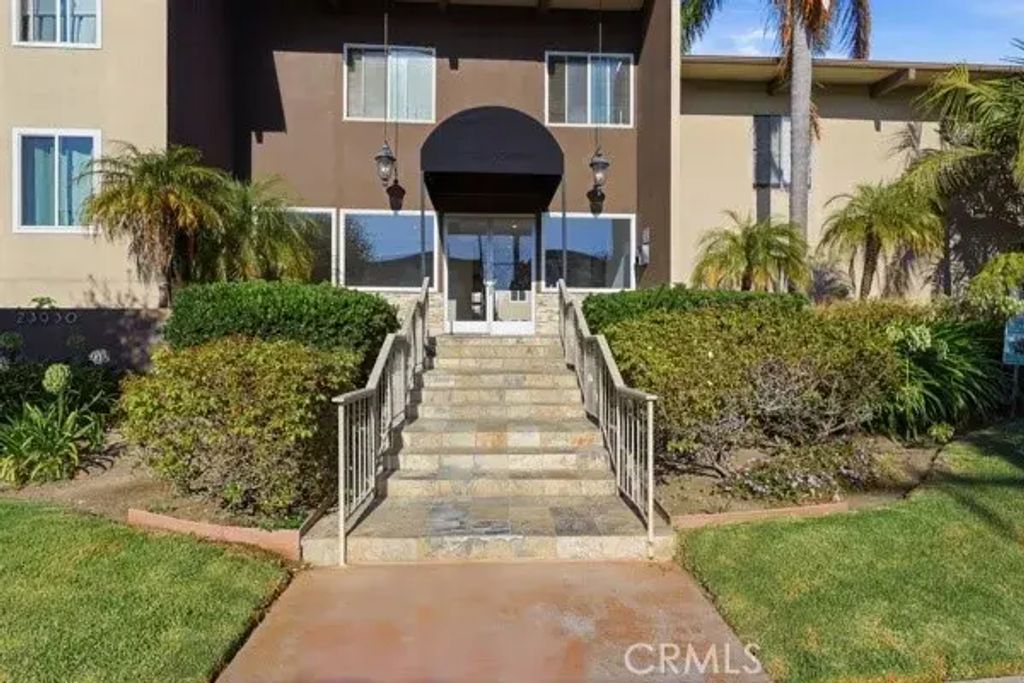 23930 Los Codona 206, Torrance