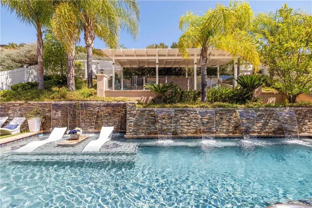 21149 Lone Star, Saugus