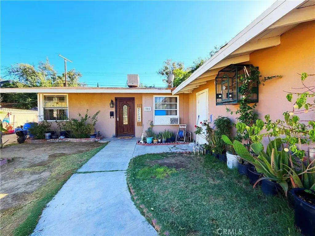 302 E Avenue R11, Palmdale