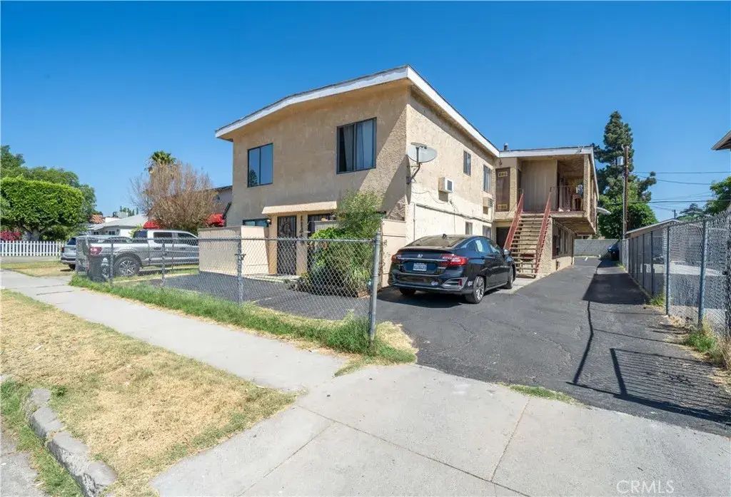 11249 Emelita Street, North Hollywood