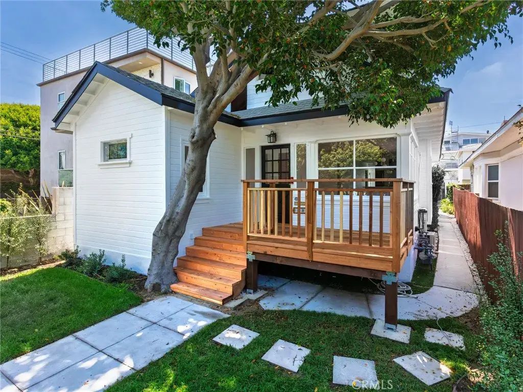 58 Ozone Ave, Venice
