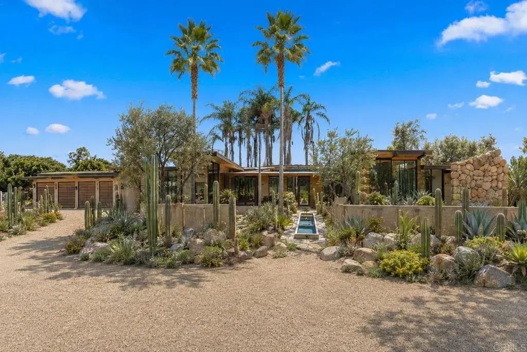4110 Manchester Avenue, Encinitas
