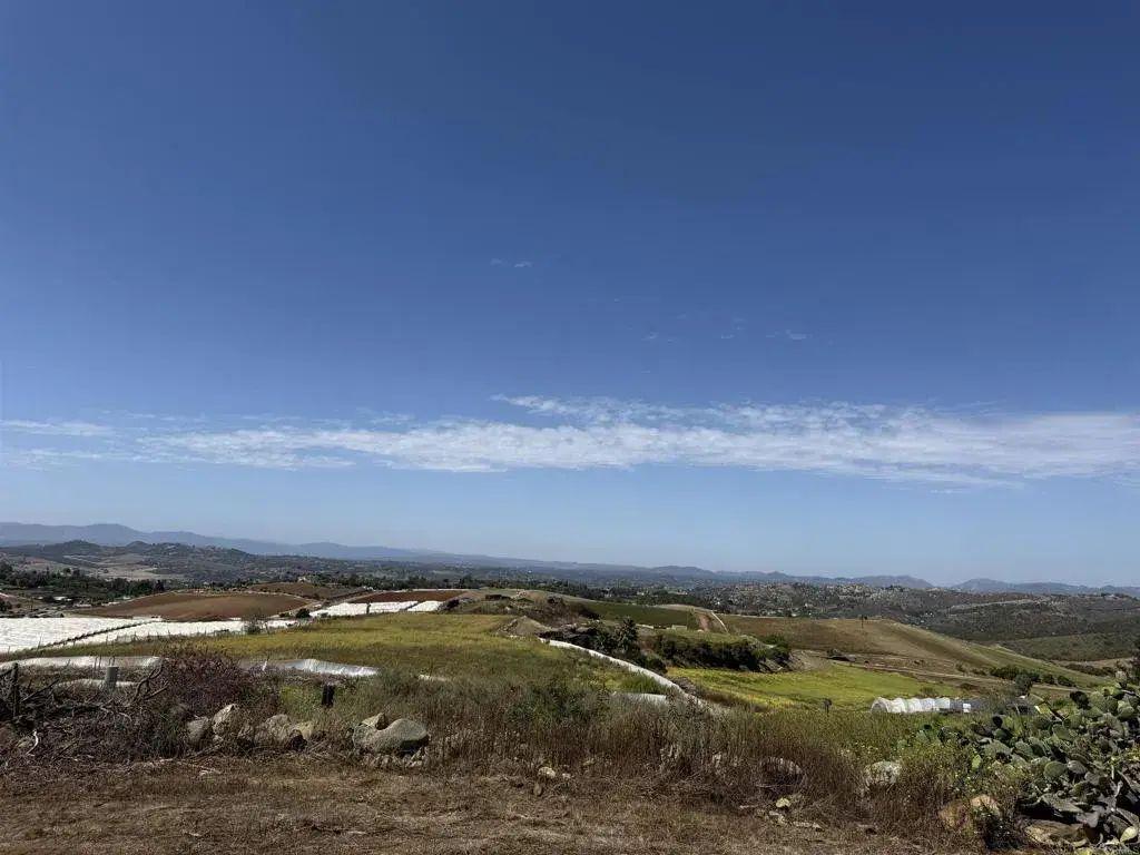 2279 Vista Grande, Vista