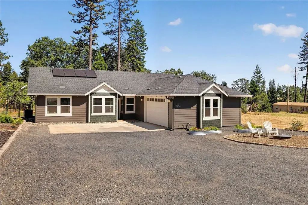 7174 Clark, Paradise