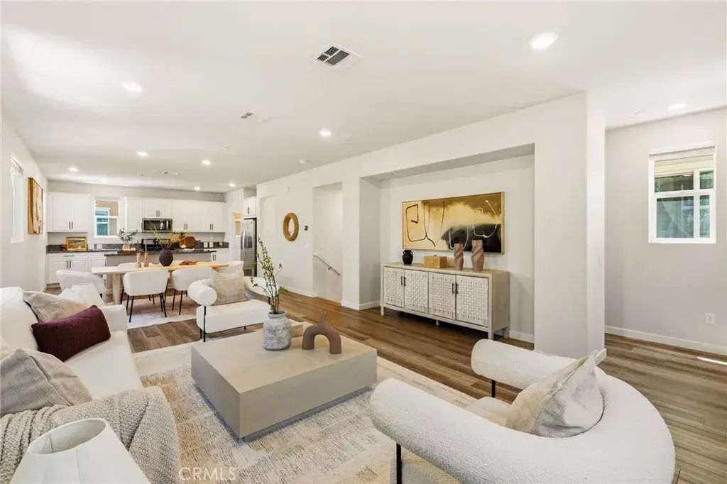 14700 Sherman Way, Van Nuys