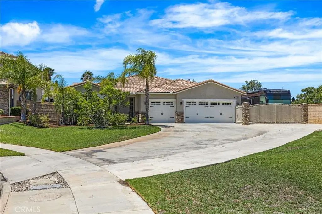 2360 Jean Marie, Corona