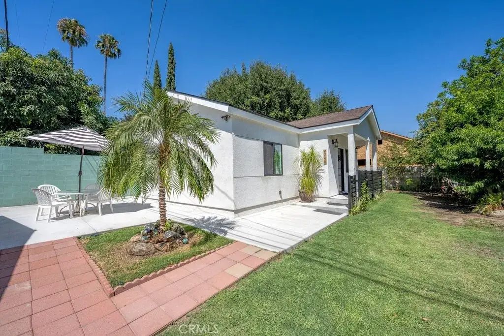 2340 N Sparks Street, Burbank