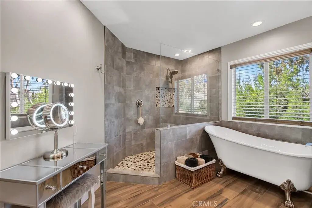 23639 Airosa, Moreno Valley