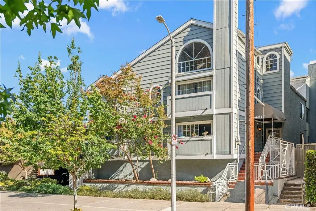 4211 Arch 203, Studio City