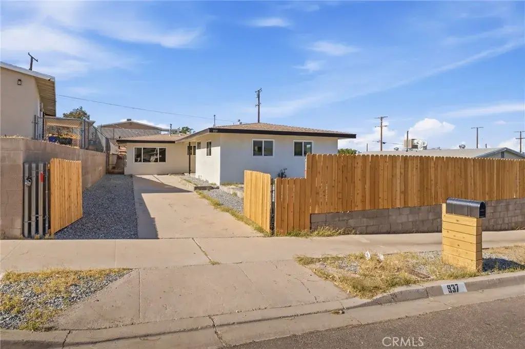 937 E Elizabeth Street, Barstow