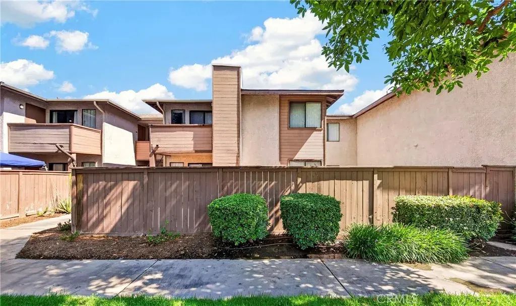 1315 Massachusetts, Riverside