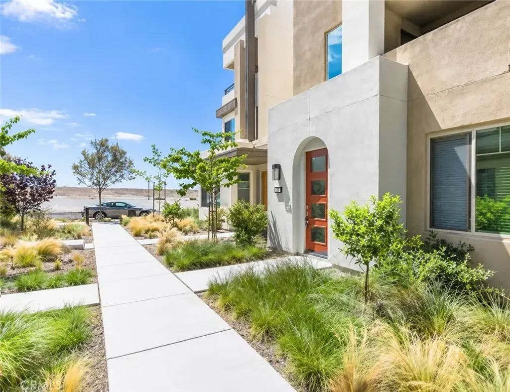 219 Carmine, Irvine