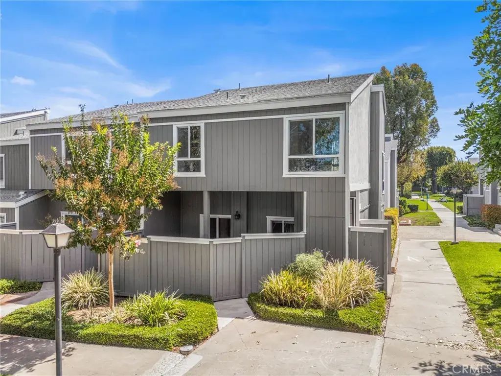 2710 W Segerstrom Avenue F, Santa Ana