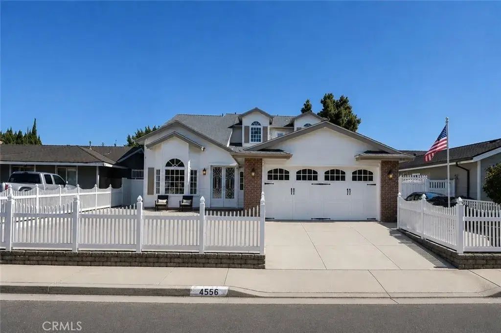4556 Guava, Seal Beach