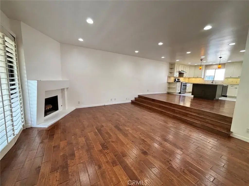 21730 Marylee Street 35, Woodland Hills