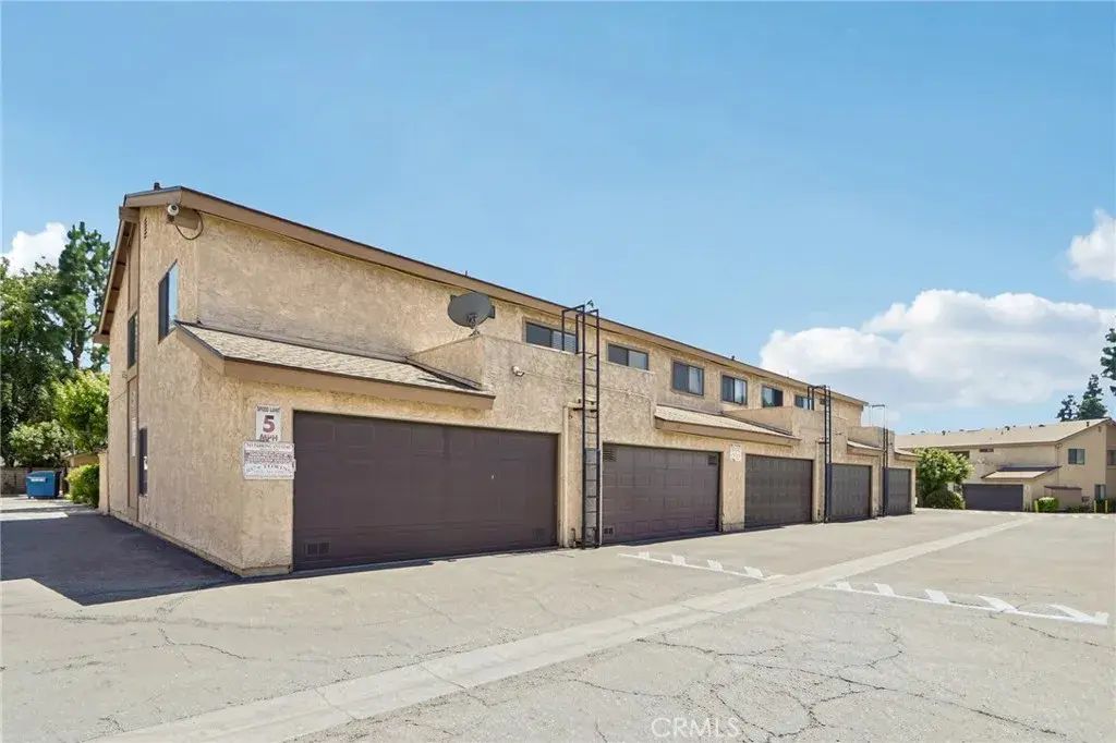 9600 Sylmar Avenue 19, Panorama City