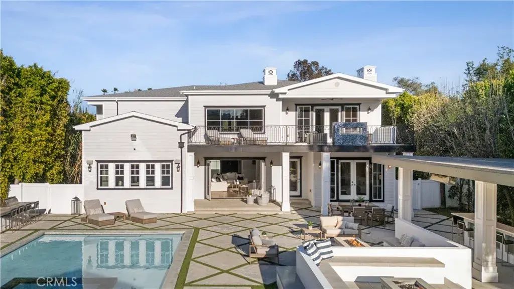 17528 Jayden Lane, Encino