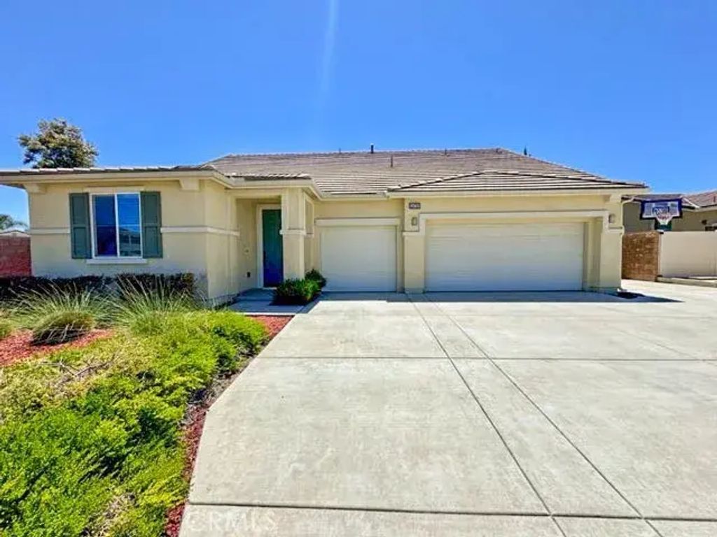 34726 Yellow Root Street, Winchester