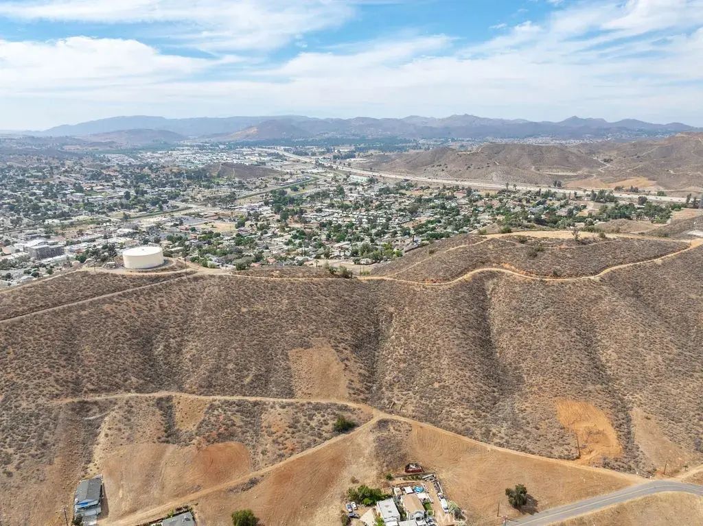 Ridge, Lake Elsinore