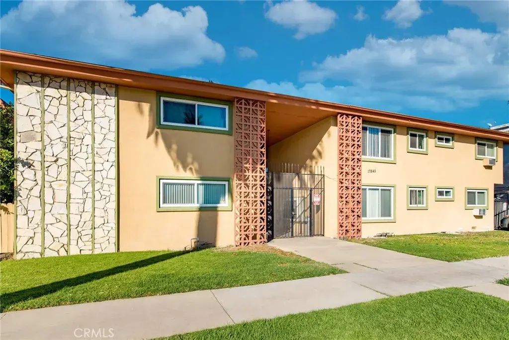 17845 Sherman Way 7, Reseda