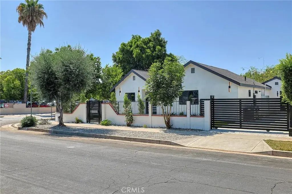 18536 Sunburst, Northridge