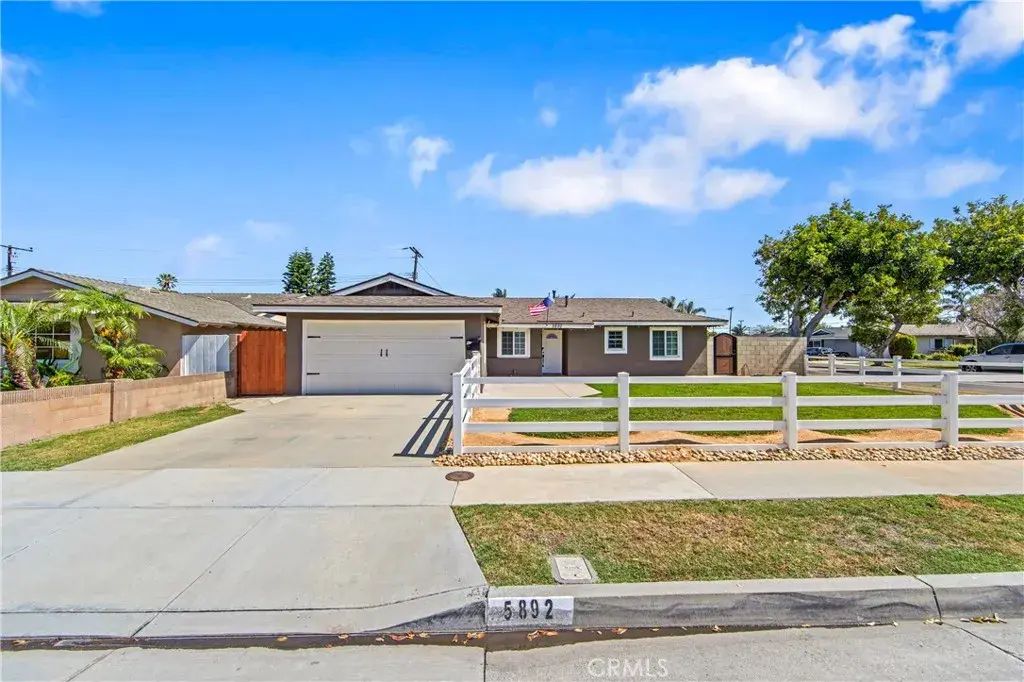 5892 Meadowlark Drive, Huntington Beach