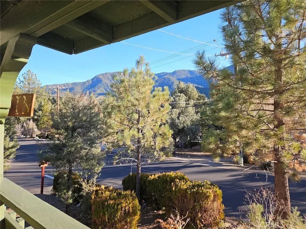 16705 Aleutian Drive, Pine Mountain Club