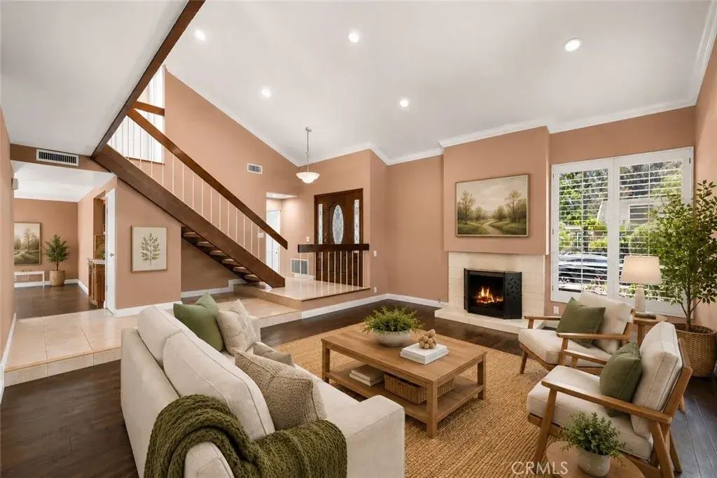 25072 Castlewood, Lake Forest