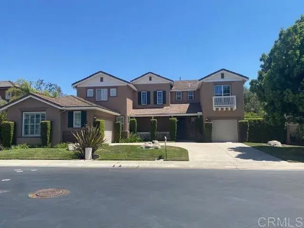 2332 Douglaston, Escondido