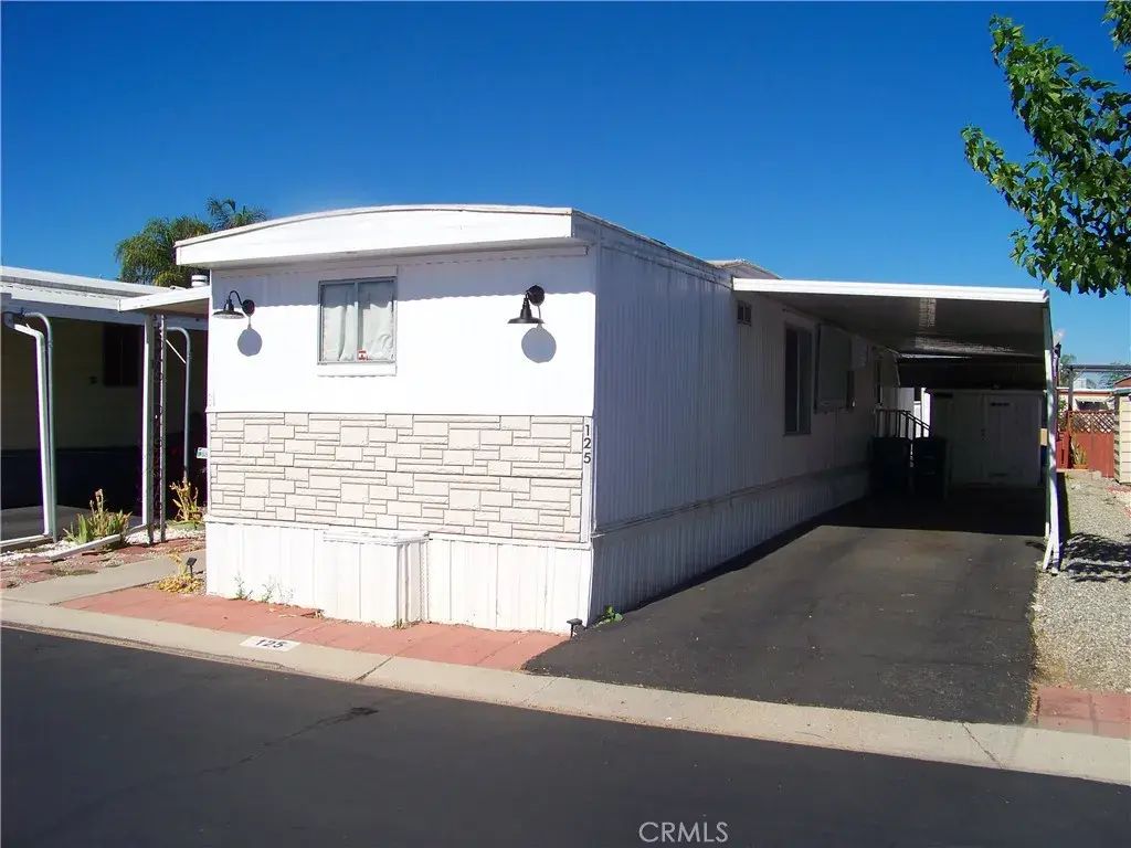 575 S Lyon 125, Hemet