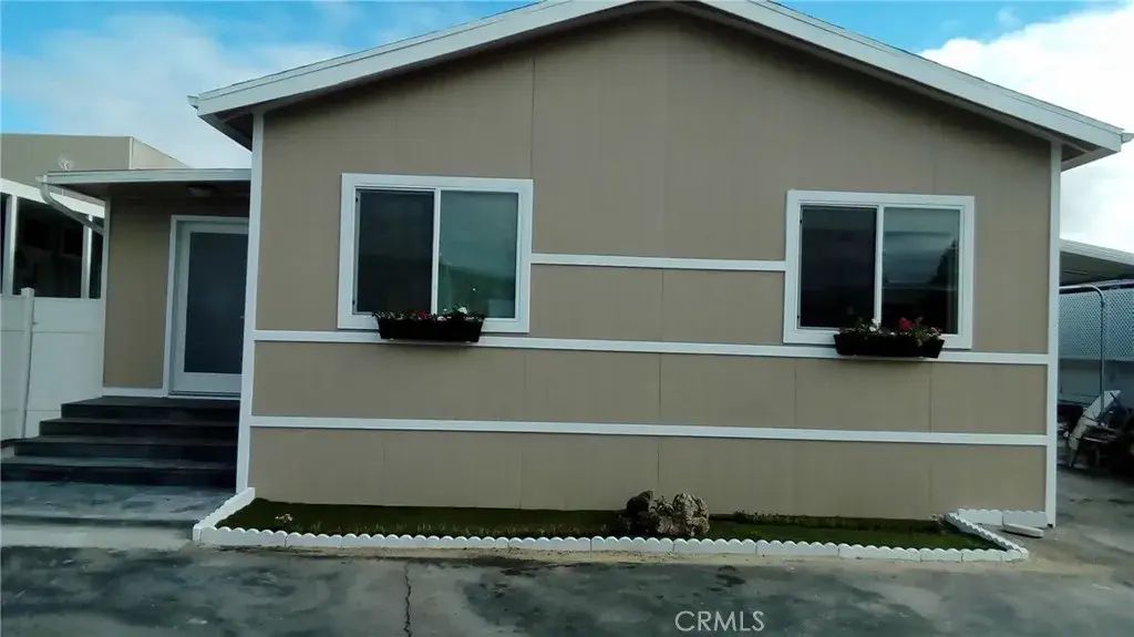 8901 Eton 11, Canoga Park