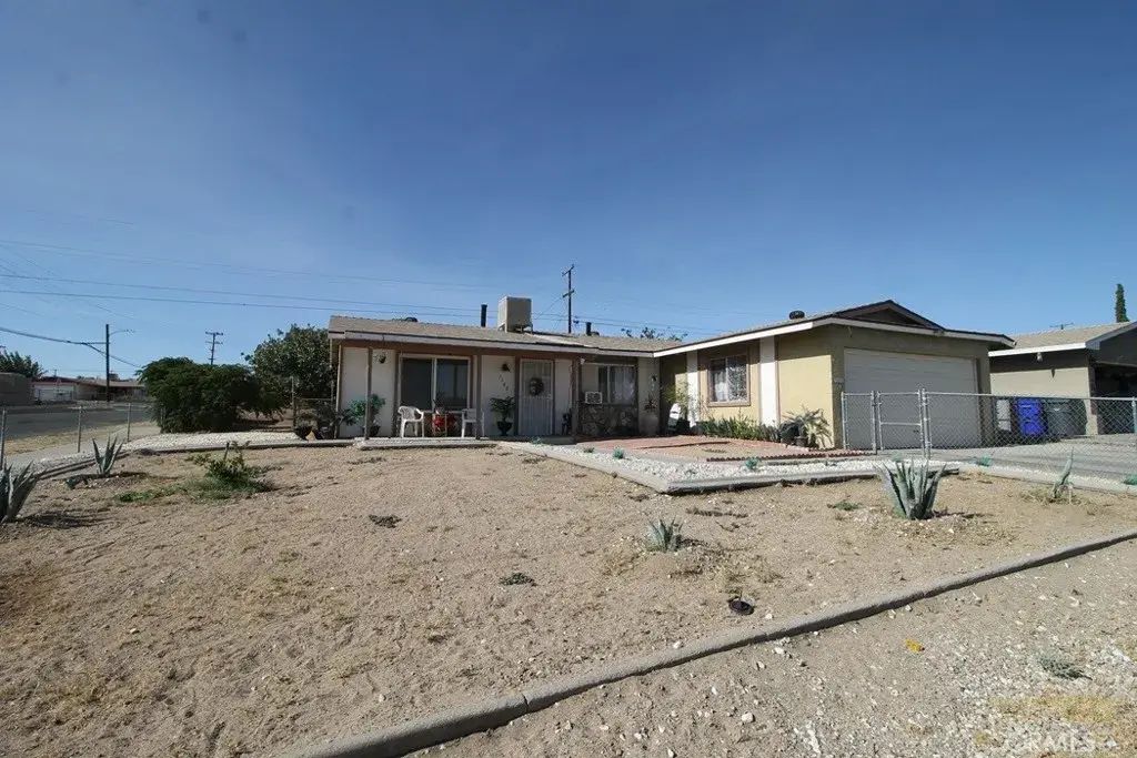 1540 Sunset, Barstow