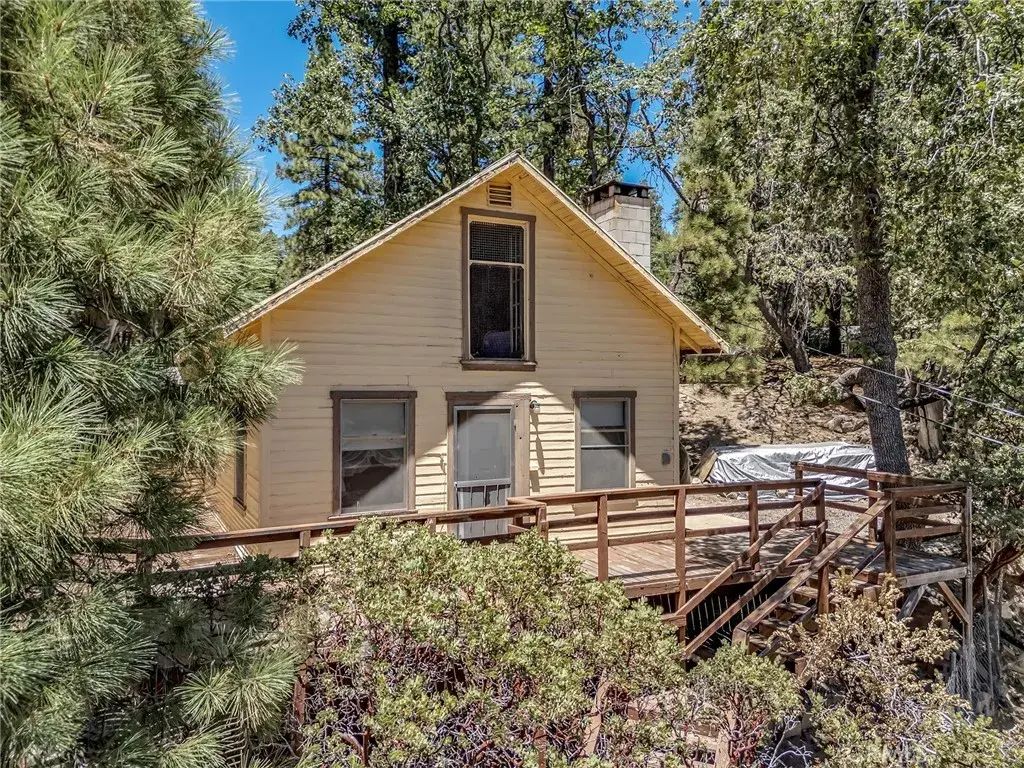 25030 Marion Ridge Drive, Idyllwild