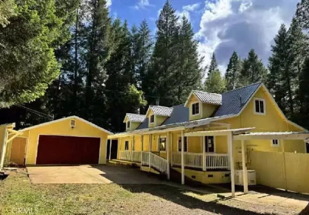 17582 New York House, Brownsville