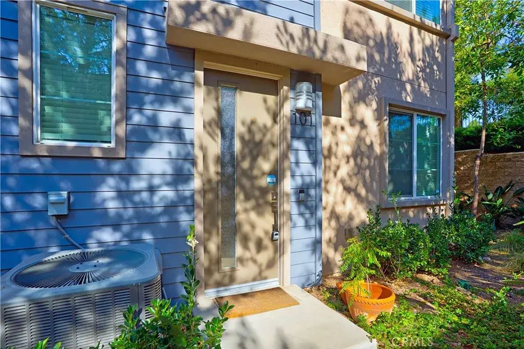 609 Savi 101, Corona