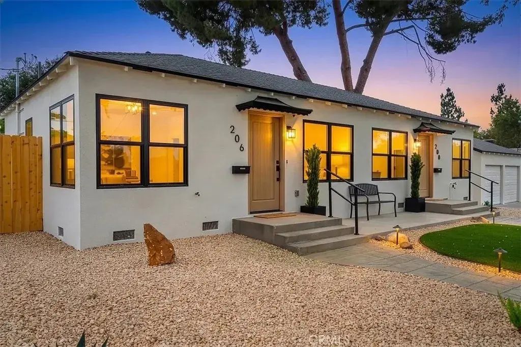 206 Olive, Claremont