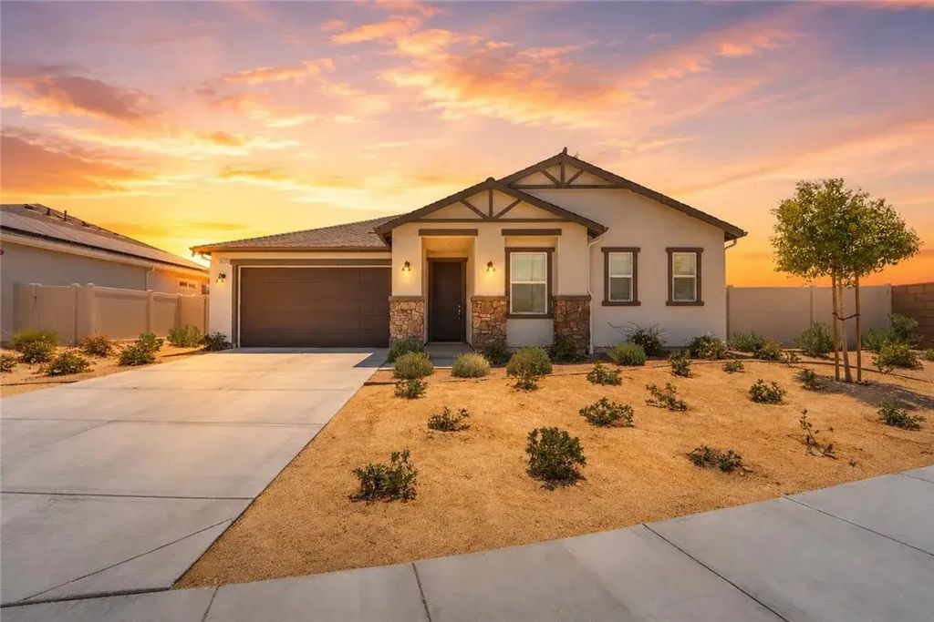 3230 Emerald Ln, Lancaster