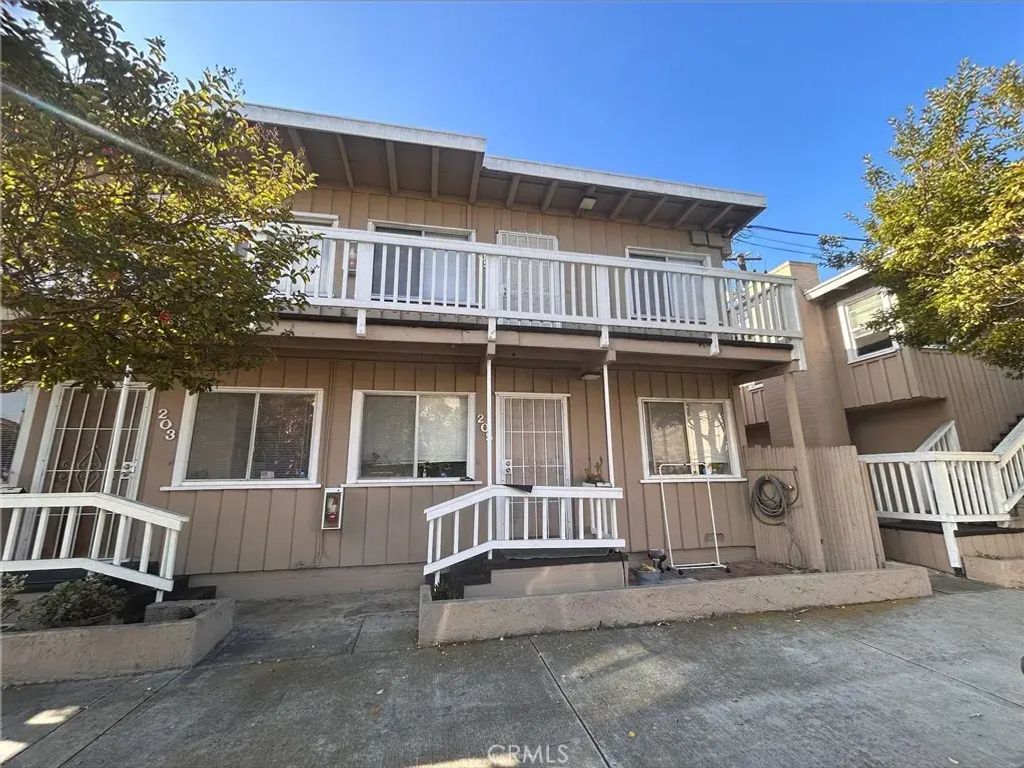 205 Acacia Avenue, Huntington Beach