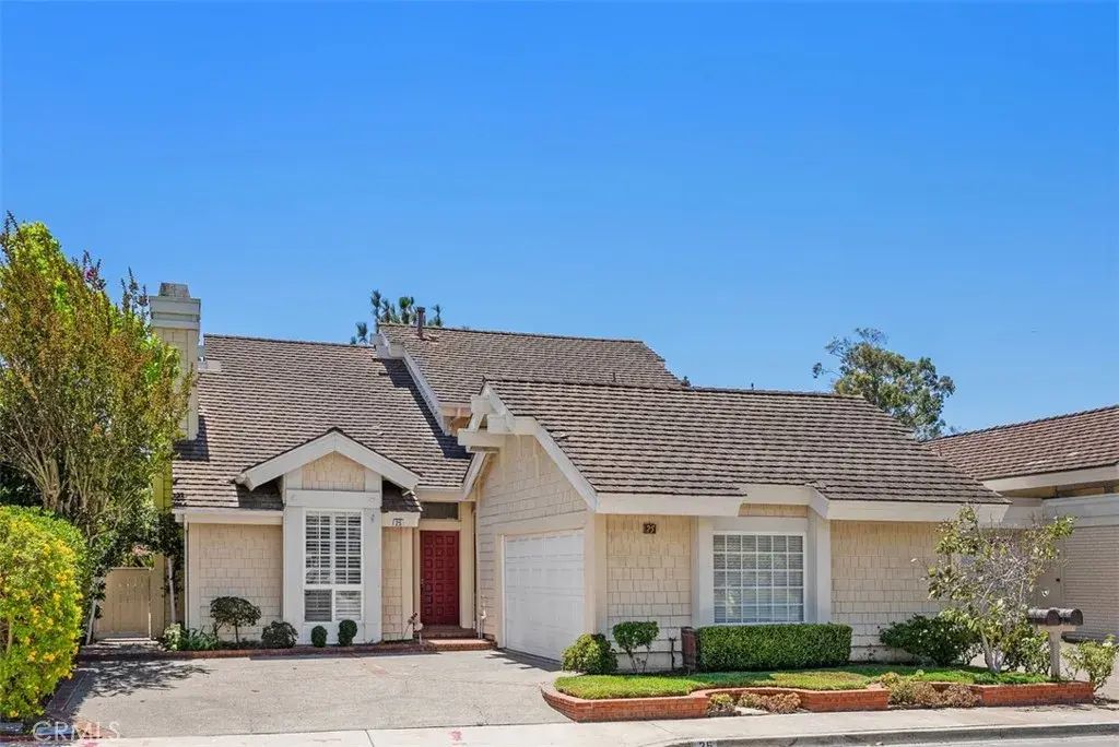25 Candlebush, Irvine